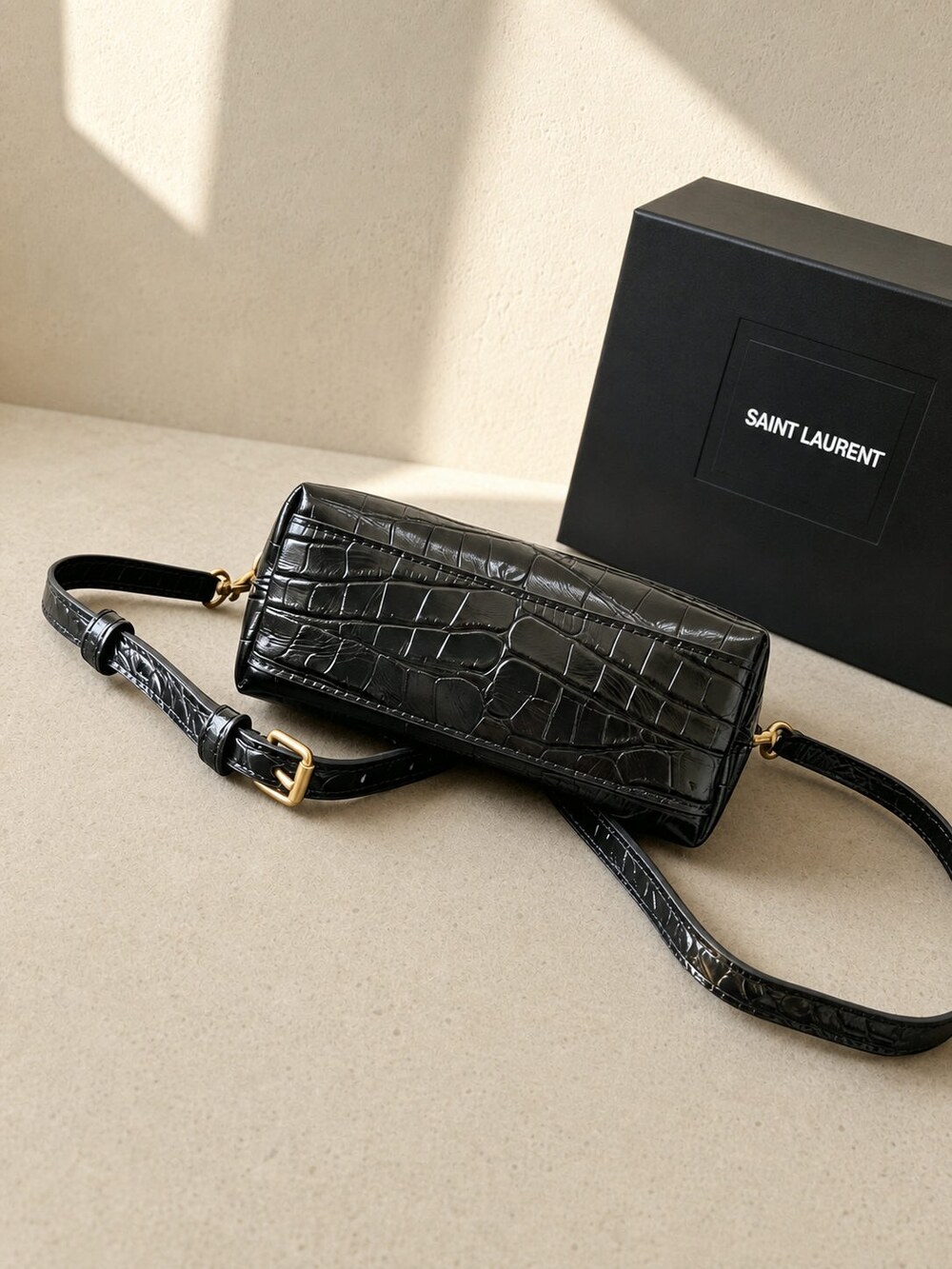 Yves Saint Laurent Mini Carryall in Glossy Black Embossed Calfskin - Picture 3 of 6